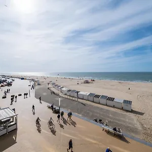 2 Bedrooms With Magnificent Seaview And Free Parking Apartment